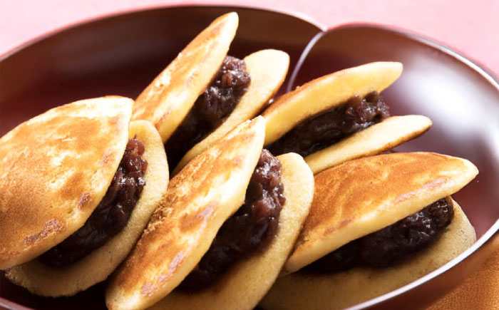 【年内発送】お菓子 虎焼10個入 お菓子 スイーツ どら焼き セット おかし おやつ ギフト 広島県福山市/株式会社虎屋本舗 [BADH010]