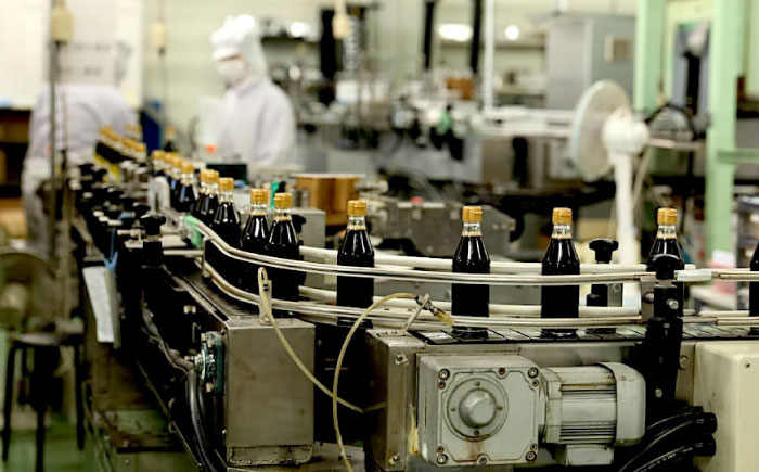 【全3回定期便】寺岡家の杉桶仕込蔵出し　詰合せ 寺岡家の国産有機丸大豆醤油蔵出し　500ml×2本   広島県福山市/寺岡有機醸造株式会社 [BADT019]