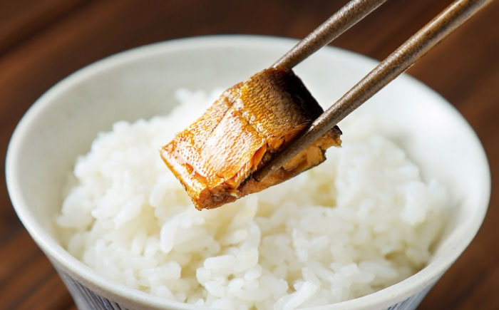 鮎の甘露煮 450g 桐箱入 広島県福山市/星野商事株式会社 無憂舘 鮎 あゆ 甘露煮 小分け 真空 ギフト プレゼント [BAEE001]