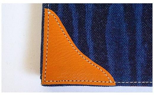 ブックカバー 文庫サイズ 刺繍バージョン ブックカバー デニム ノート 本 カバー 文庫本 お洒落 おしゃれ 木製 本革 広島県福山市/有限会社アルファ企画 [BAFB011]
