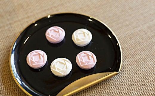 和菓子 「福山薔薇ラムネ」16個入×2箱と「ばらの香り」　5枚（バニラ味3枚・抹茶味2枚）和菓子セット 広島県福山市/有限会社菓匠福富 和菓子 ラムネ 落雁 らくがん わがし 焼き菓子 バラ 薔薇 ばら セット 贈り物 おくりもの 贈答 詰め合わせ