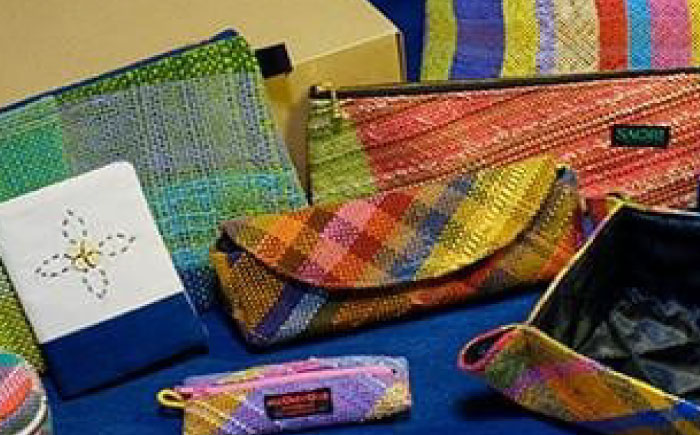 ステーショナリー 1点ものの色合いを楽しむ「IRODORI『彩』」ステーショナリー＆さをり豪華セット ステーショナリー 詰合せ セット 文房具 さをり織り 1点物 ハンドメイド 雑貨 小物 広島県福山市/一般社団法人トータルライフサポートふくやま [BABK001]