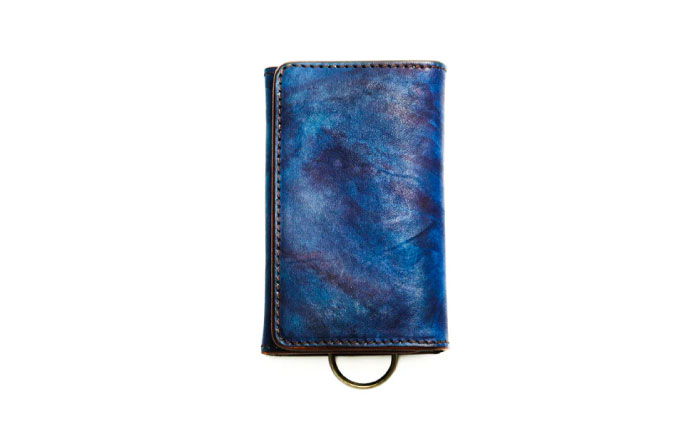 キーケース「クレ・スィス」　濃藍　瀬戸内の海　天然藍染め・福山レザー　自社一貫製造　広島県福山市/株式会社サード　キーケース カード収納 鍵 取り外し可能 プレゼント 福山レザー 藍染 手染め 手絞り レザー 経年変化 備後絣 ハンドメイド 革職人 オリジナル [BACM011]