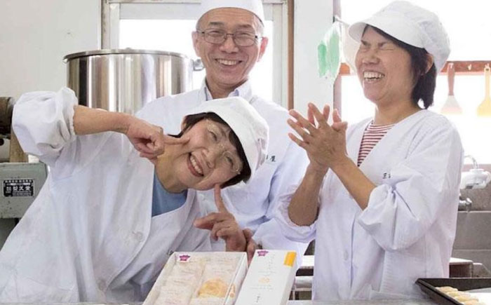 和菓子 「マミーローズ」5個入り1箱＆「勝なりもなか」4個入り2箱 （計3箱セット） 広島県福山市/株式会社三河屋 まんじゅう もなか 菓子 洋菓子 個包装 詰合せ [BADJ006]