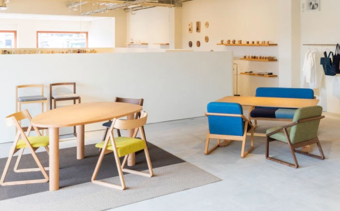 家具 kitoki 小泉誠デザイン WK30.side table（サイドテーブル）広島県福山市/若葉家具株式会社 テーブル 木製 おしゃれ 北欧 サイドテーブル スツール 無垢材 軽量 [BADX006]