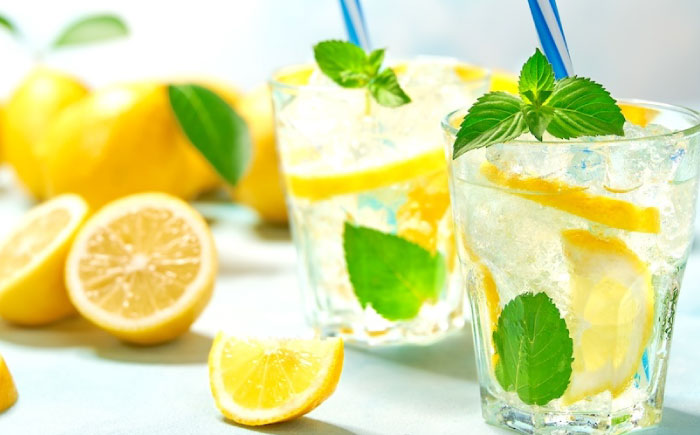 調味料 【冷蔵】 手しぼりTHEレモン（レモン果汁100％） 100ml×６本 広島県福山市/八田保命酒舗 レモン 檸檬 レモン果汁 果汁100％ 食品 [BAET003]