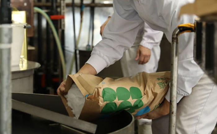 【スピード発送】調味料 詰合せセット 大田記念病院が考えただし（つゆ500ml×2本・パック10g×10袋入）・有機醤油濃口300ml×1本 調味料 だし 管理栄養士監修 減塩 有機大豆 有機小麦 生（き）醤油 広島県福山市/寺岡有機醸造株式会社 [BADT001]