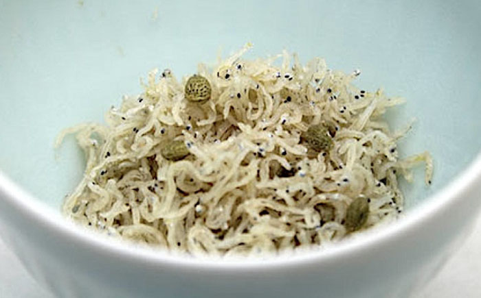 【全12回定期便】ちりめん 甚ごろうのちりめん山椒 3袋 （60g×3袋） 広島県福山市/甚ごろう 山椒 ちりめん じゃこ ちりめんじゃこ ご飯のお供 和食 惣菜 ギフト [BAEC067]