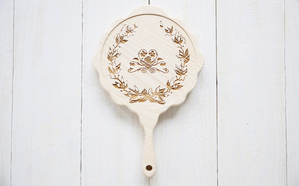 まるで手鏡のような鍋敷き A