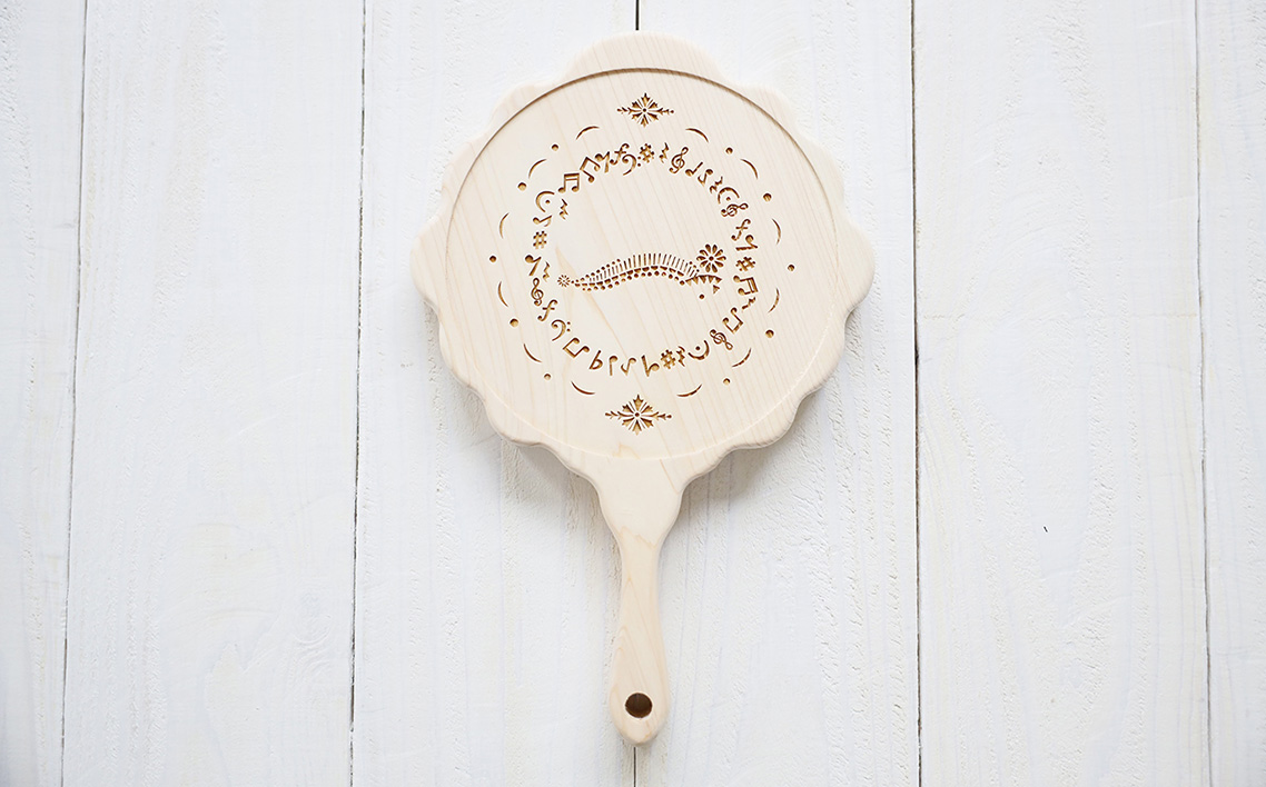 まるで手鏡のような鍋敷き B