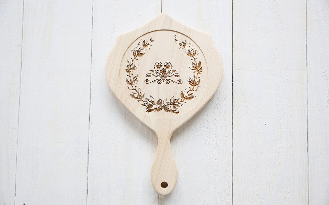 まるで手鏡のような鍋敷き C