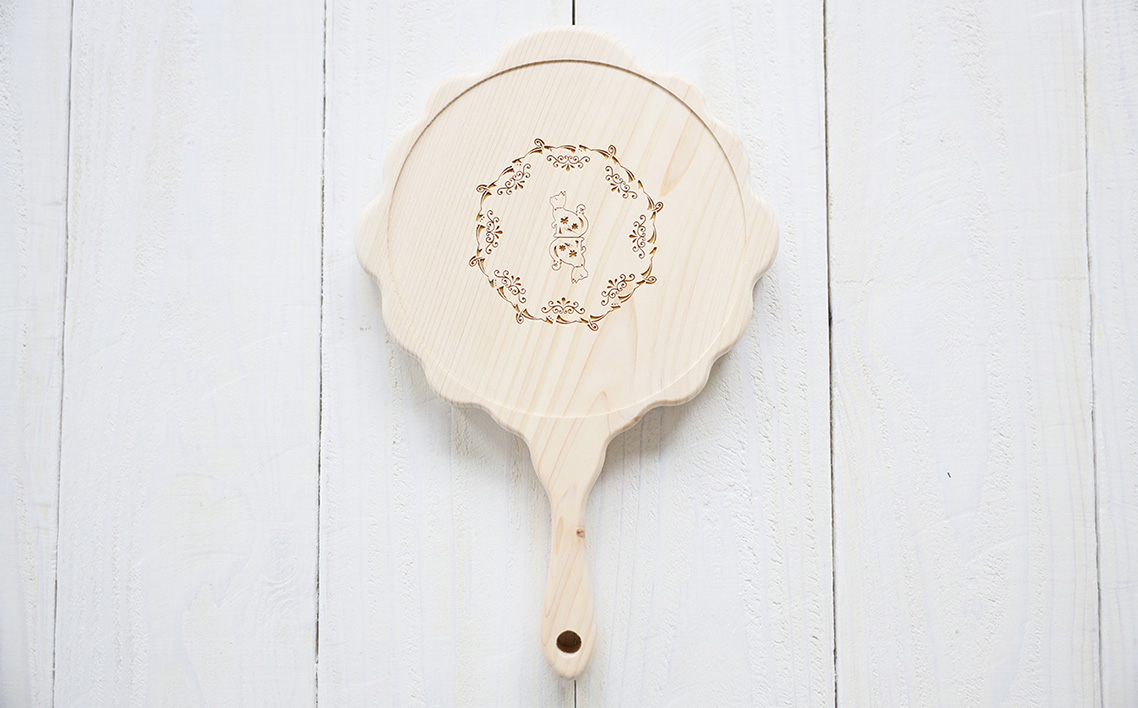 まるで手鏡のような鍋敷き B