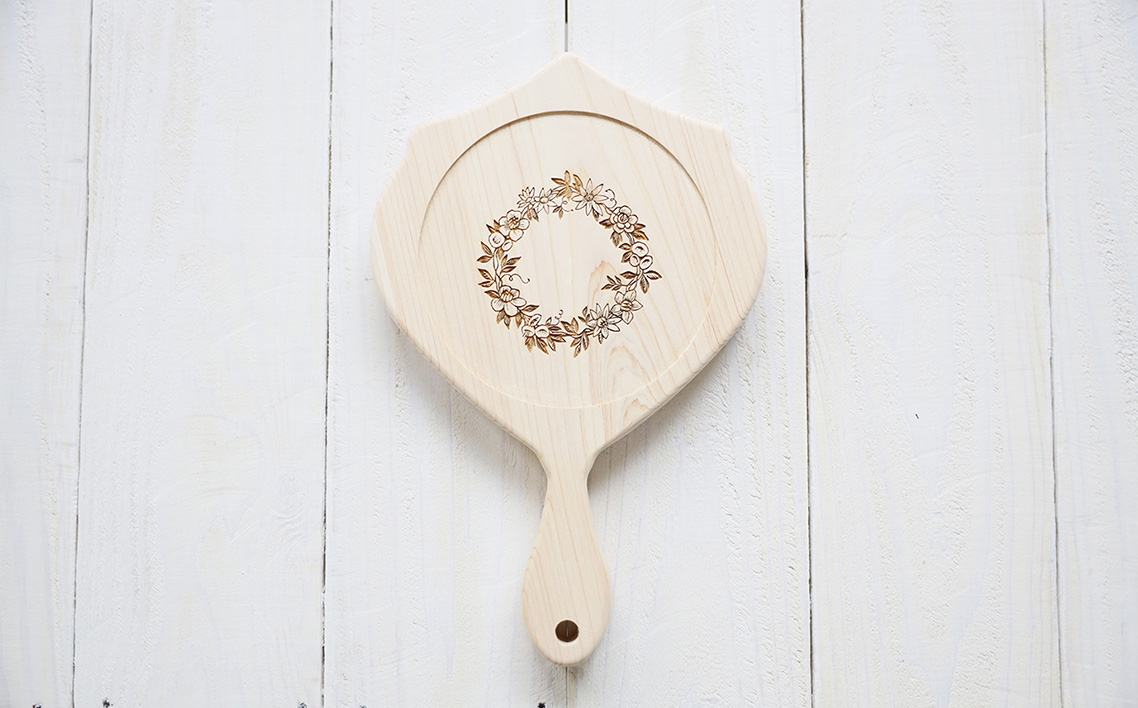 まるで手鏡のような鍋敷き C