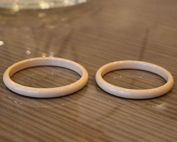 SHINBEY　漆バングル　ベージュ　S