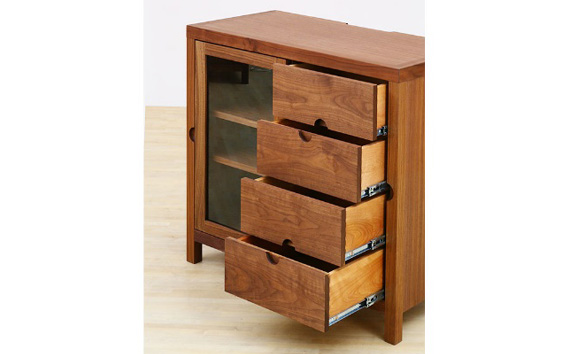 (OK) AUTHENTICITY SIDE BOARD C