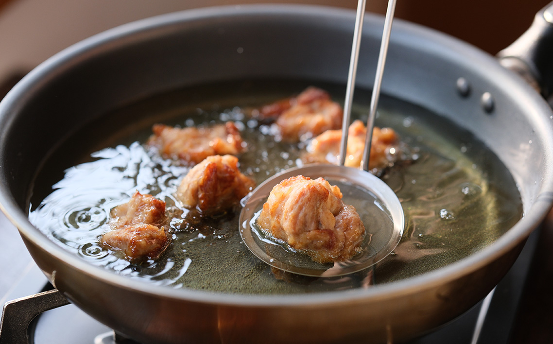 朝引き鶏の唐揚げ用モモ肉/衣付400g×2パック（合計800g）/簡単