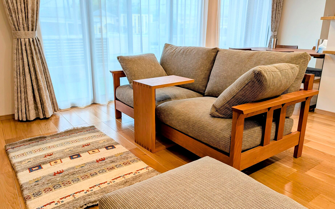 府中家具　コノ字サイドテーブル　ブラックチェリー