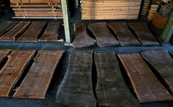 ウォールナット1枚板テーブル