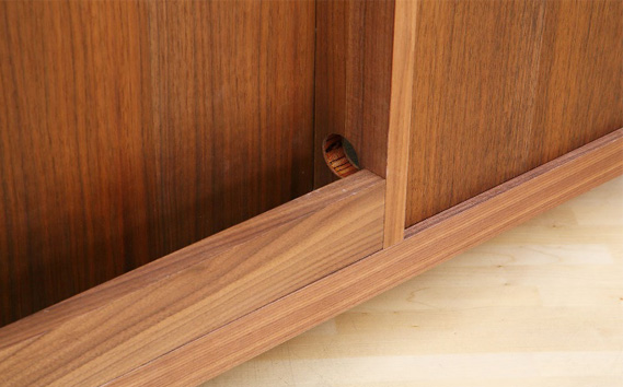 (WN) AUTHENTICITY SIDE BOARD C