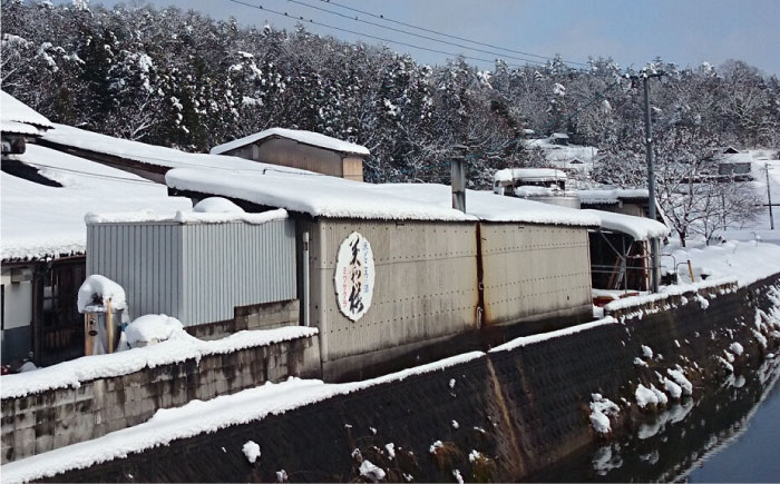 【先行予約】 ＜2026年3月上旬から順次発送＞三次で作った雄町のお酒　美和桜 特別純米酒 1800ml 日本酒 お酒 人気 地酒 酒 広島 三次市/美和桜酒造 [APBF010]