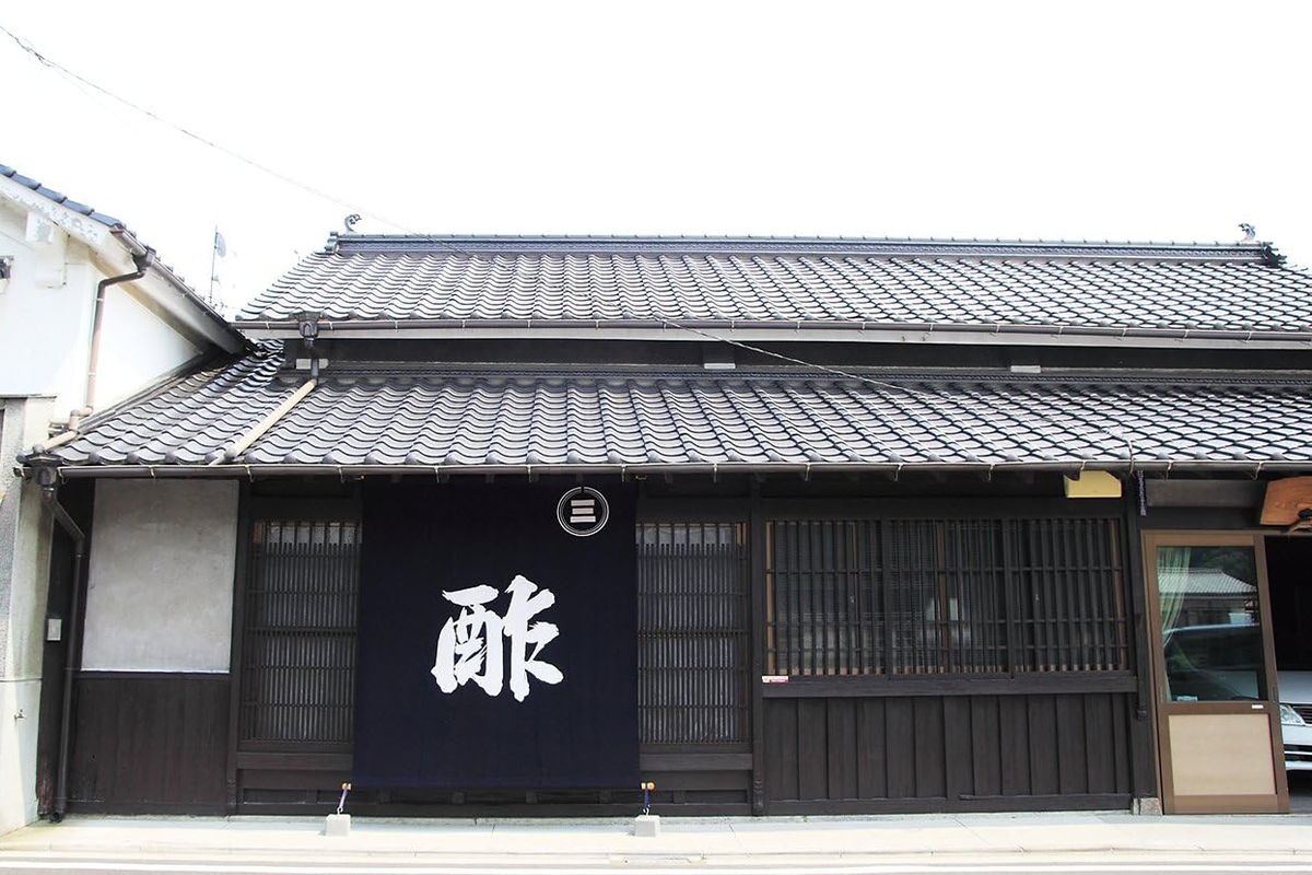 三国酢 ニコニコセット (寿司酢 米酢 南蛮酢 各2本 レシピ冊子付き)｜6本 調味料 ビネガー ドレッシング まろやか 香り 味わい 熟成 発酵 ヘルシー クエン酸 広島 大竹市 ギフト 贈り物 お取り寄せ 贈答 [2001]