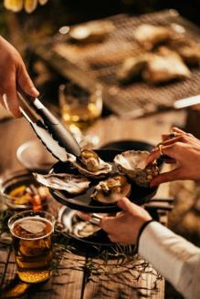 【予約商品】牡蠣　広島　むき身牡蠣300ｇ＆殻付き牡蠣（８個～10個）　矢野水産【配送不可：離島】【配送時期：2026年1月上旬～2026年4月上旬】