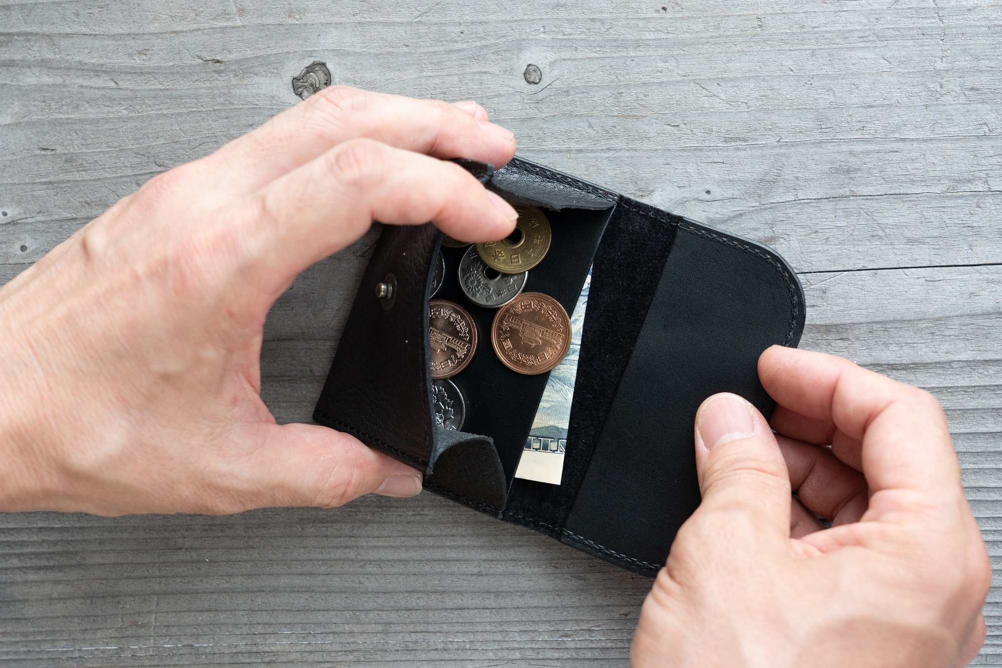 広島ジビエレザー　東広島産天然鹿革　ミニマム財布　お札もカードも小銭もオールインタイプ【01ブラック】