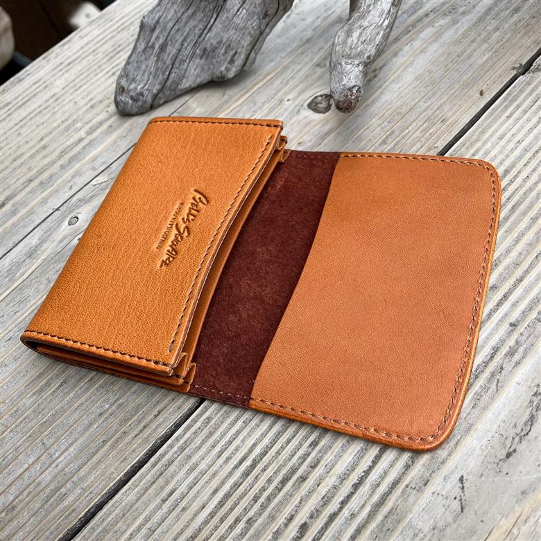 【広島ジビエレザー×広島東洋カープ】東広島産鹿革使用☆名刺入れ/カード入れ　初対面でも印象に残る名刺入れ ヴィンテージキャメル　カープ坊や