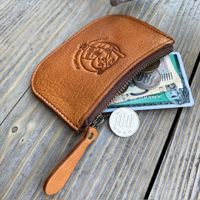 【広島ジビエレザー×広島東洋カープ】東広島産鹿革使用☆ファスナーポーチ☆小銭・カード・お札収納可　ヴィンテージキャメル