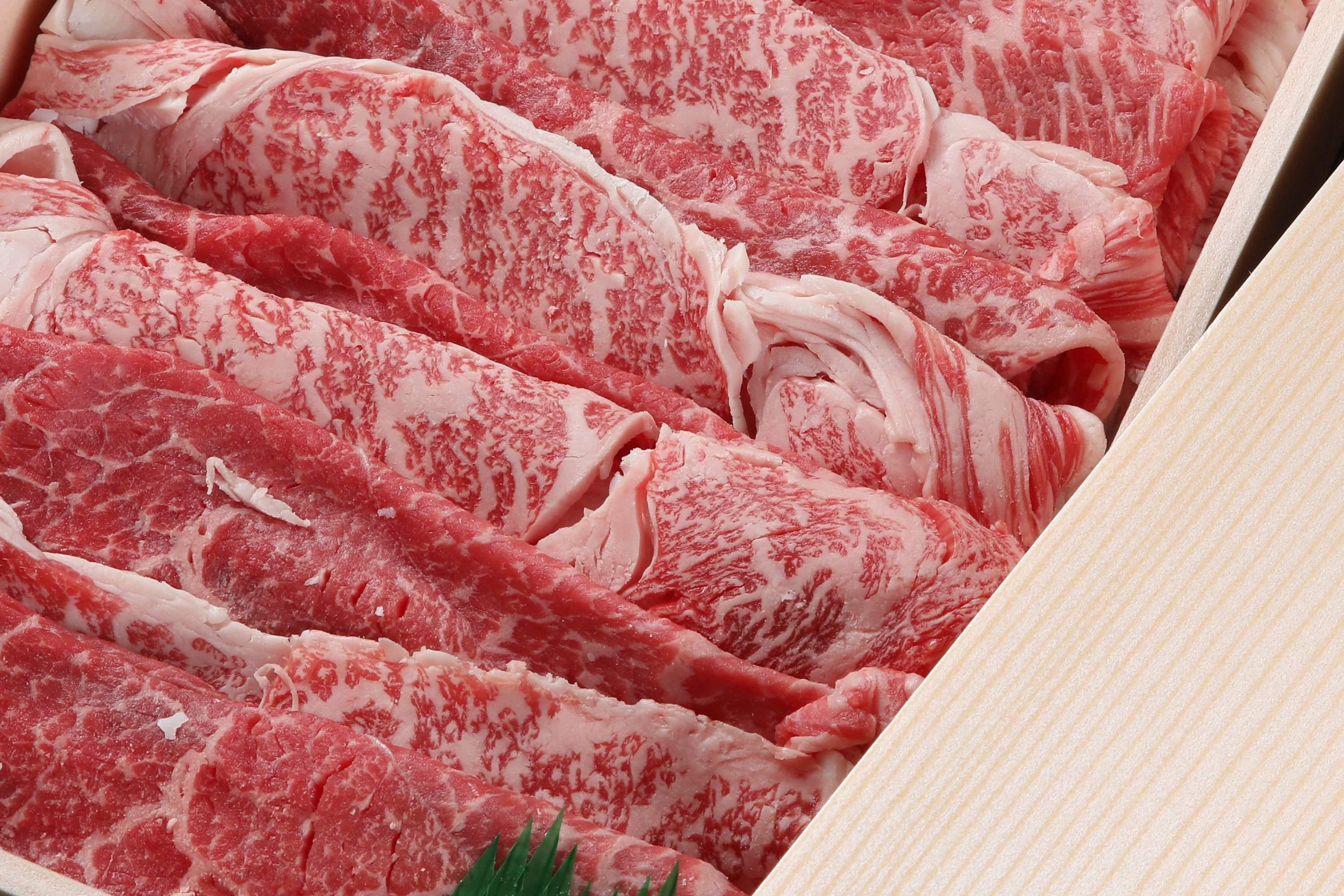 黒瀬牛 すき焼きしゃぶしゃぶ用 1kg【配達不可：北海道・沖縄・離島】