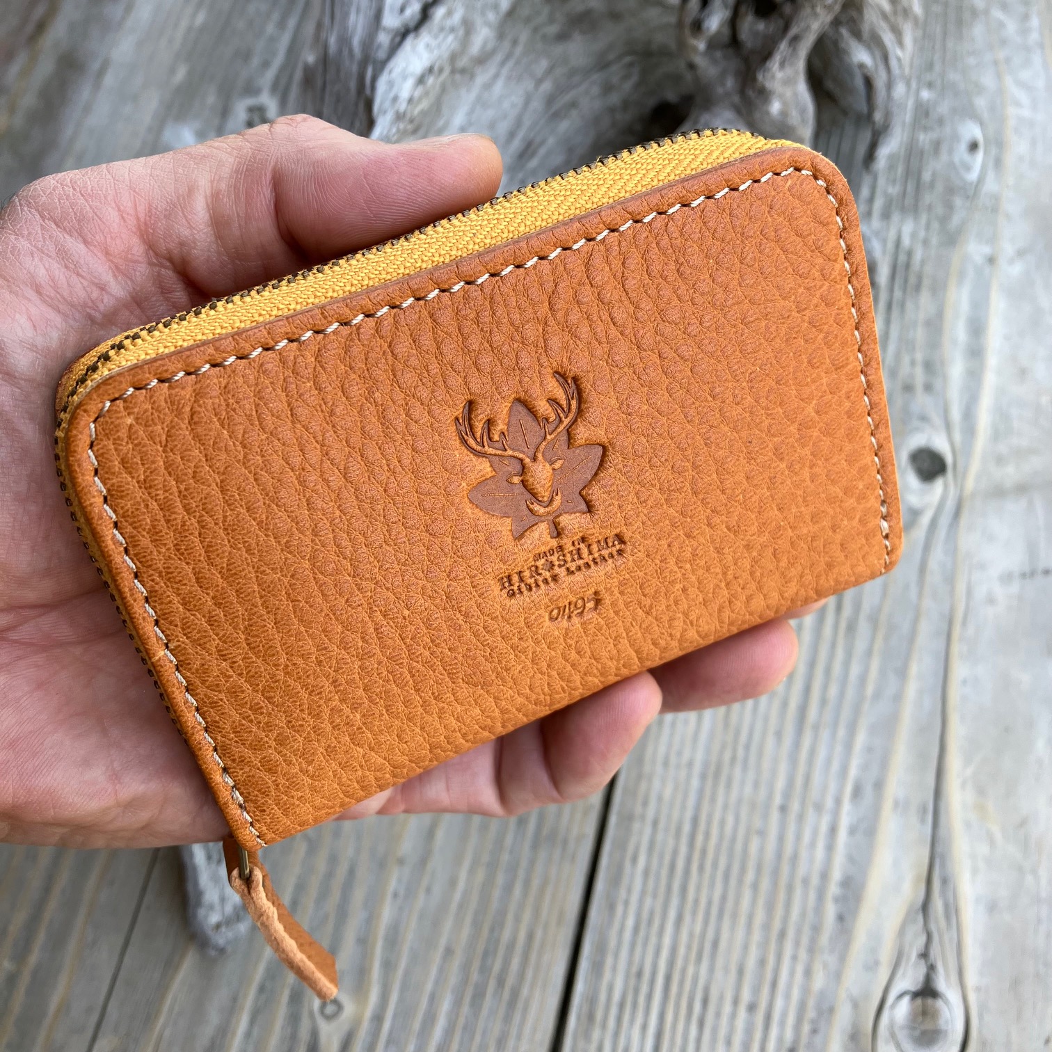 広島ジビエレザーラウンドジップミニ財布　【02キャメル】