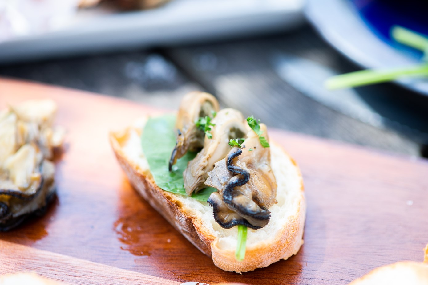 牡蠣　広島　むき身冷凍牡蠣　Lサイズ　300g×3袋　矢野水産