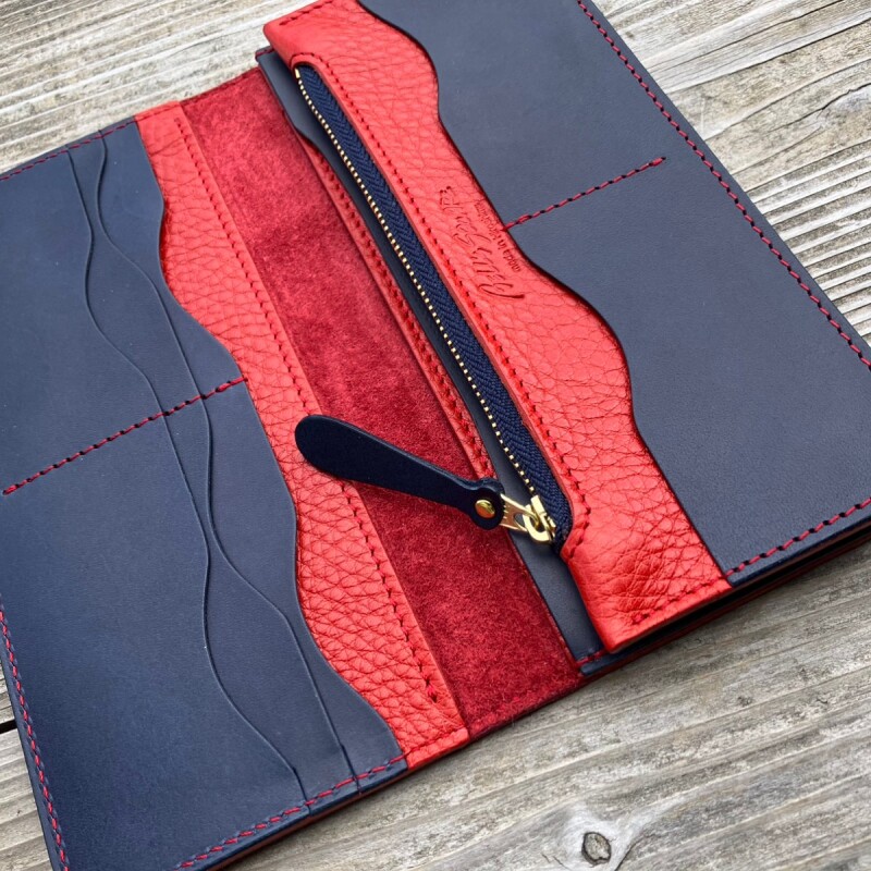 【広島ジビエレザー×広島東洋カープ】東広島産鹿革使用☆柔らかくて使いやすいスタンダードな長財布　カープ坊や