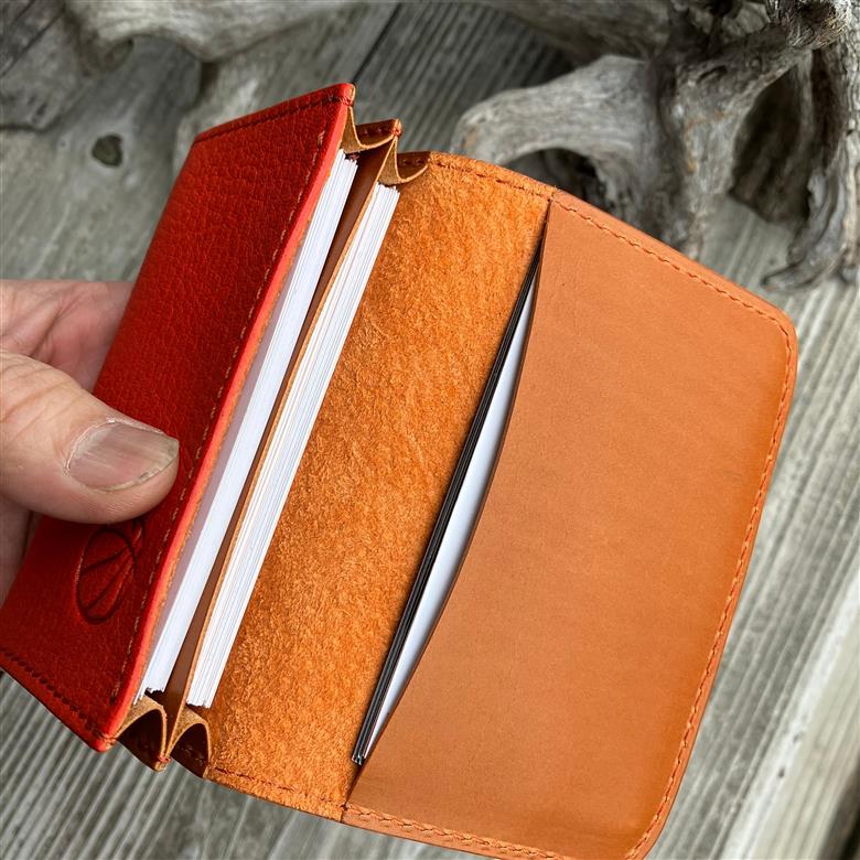 【広島ドラゴンフライズ×ベルズスクエア】コラボ　東広島産鹿革使用☆鹿革名刺入れ　初対面でも印象に残る◎