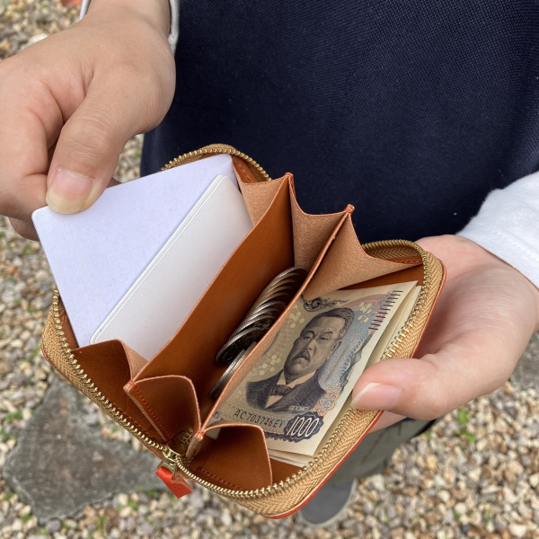 【広島ドラゴンフライズ×ベルズスクエア】コラボ　東広島産鹿革使用☆ミニラウンドファスナー財布！ポケットに収まるコンパクトさと使いやすさ◎