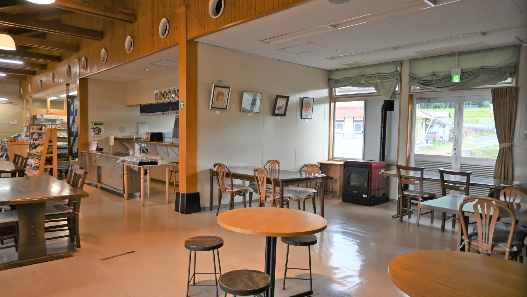 里屋の豆腐セット(豆腐、厚揚げ、豆乳プリンなど9種）