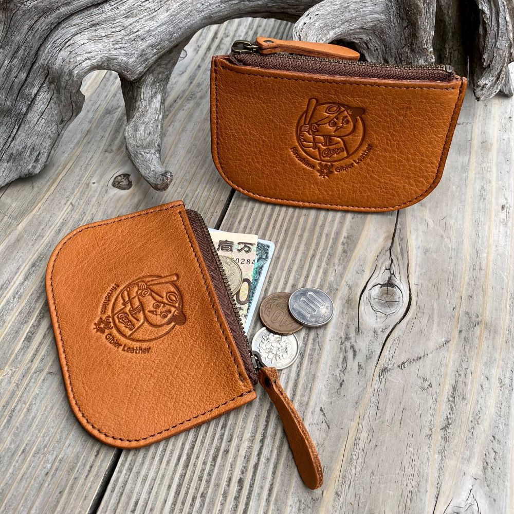 【広島ジビエレザー×広島東洋カープ】東広島産鹿革使用☆ファスナーポーチ☆小銭・カード・お札収納可　ヴィンテージキャメル