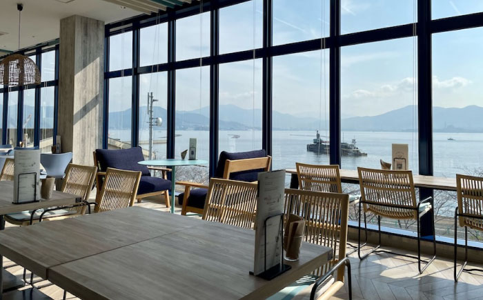 オーシャンビューで絶品牡蠣を！ 『オイスターカフェ江田島』 お食事券 3000円分（1000円分×3枚） 牡蠣 オイスター カフェ ギフト レストラン 広島 江田島市/オーシャンポイント株式会社 [XCS001]