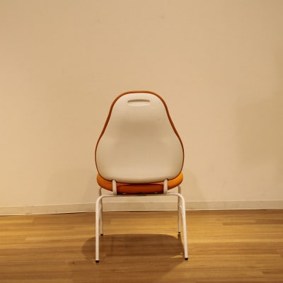 広島県海田町「SHAINS CHAIR」固定脚