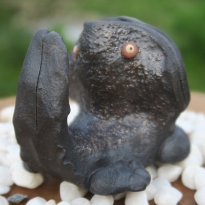 【広島県・奥安芸の鉄物語】～三段峡のオオサンショウウオのペン立て