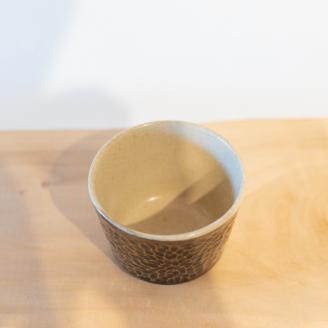 そば猪口 メラメラ 飴色 内側白マット 食器 猪口 陶芸品 工芸品 木と土calm プレゼント ギフト クリスマス お誕生日 結婚祝い 下関市