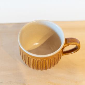 しのぎのマグカップ 小 キャラメル色 食器 カップ 陶芸品 工芸品 木と土calm プレゼント ギフト クリスマス お誕生日 結婚祝い 下関市