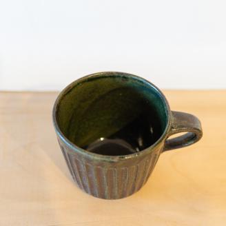 三角マグ ミドリ色 食器 カップ 陶芸品 工芸品 木と土calm プレゼント ギフト クリスマス お誕生日 結婚祝い 下関市