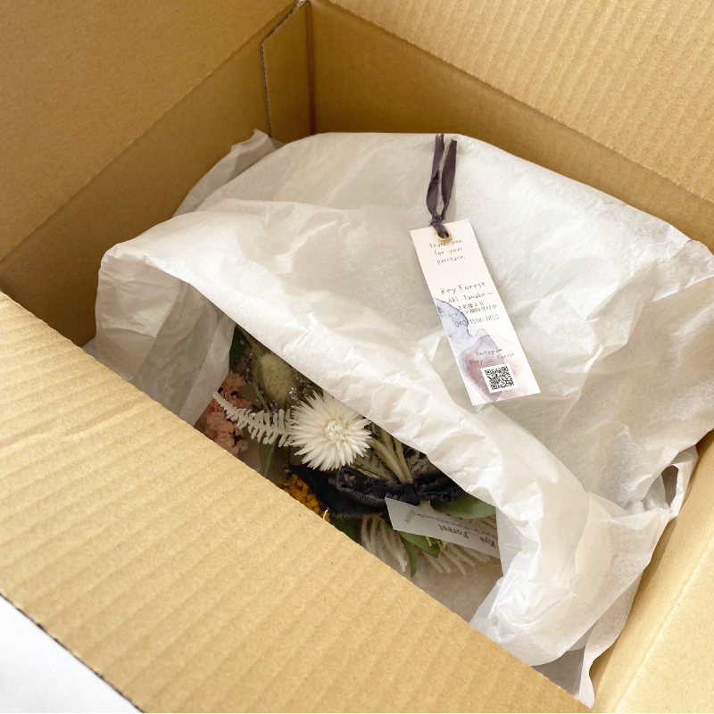 季節の草木花のリース