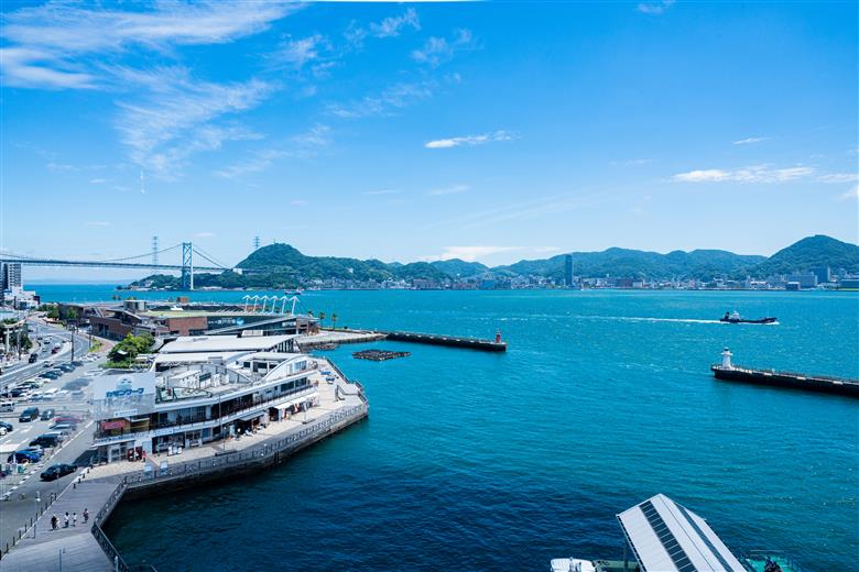 ペア宿泊券 下関グランドホテル 海側ツイン2名様 ～しものせき水族館「海響館」チケット付