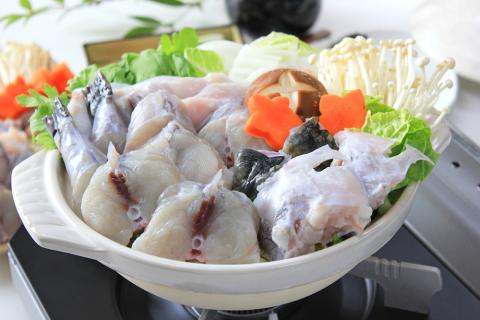 【本場下関の目利き】お鍋と唐揚げ2つの味わい、山口県産本とらふぐちり鍋・唐揚げセット[300g+300g]鍋だし・ぽん酢・もみじおろし付き