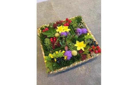 季節の花弁当（生花アレンジメント）