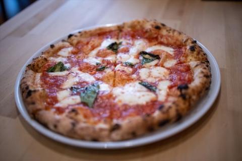D210 Pizzeria VOLPE BIANCAお食事券【3,000円分】