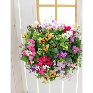C053 花うるる特製アレンジ・おまかせハンギングバスケット～Mサイズ