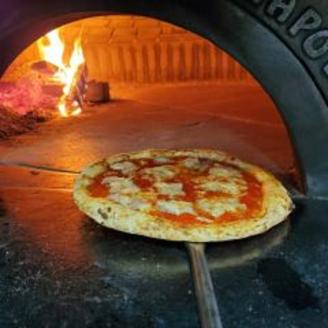 D210 Pizzeria VOLPE BIANCAお食事券【3,000円分】